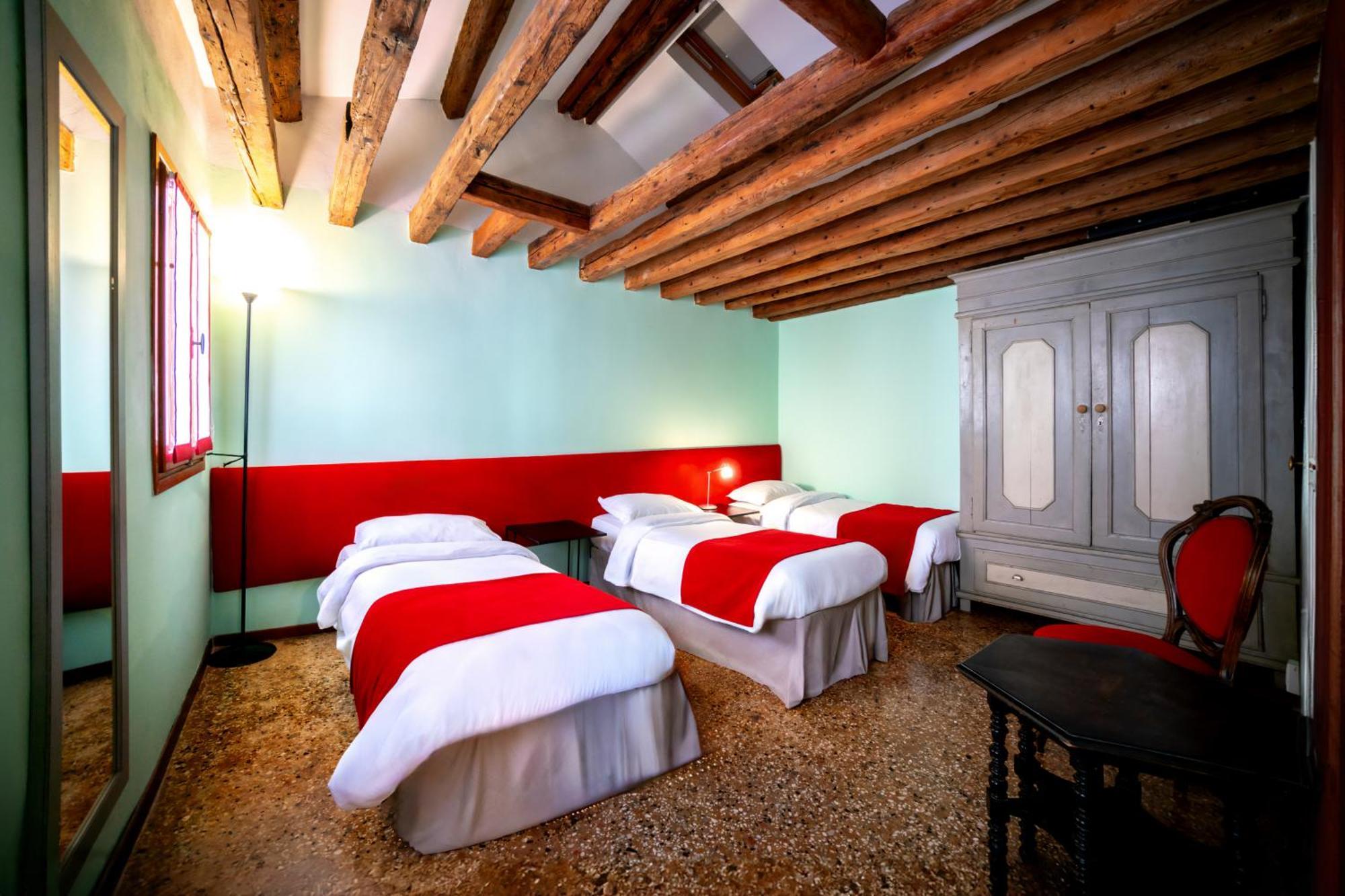 Palazzo San Luca Pensión 3*
