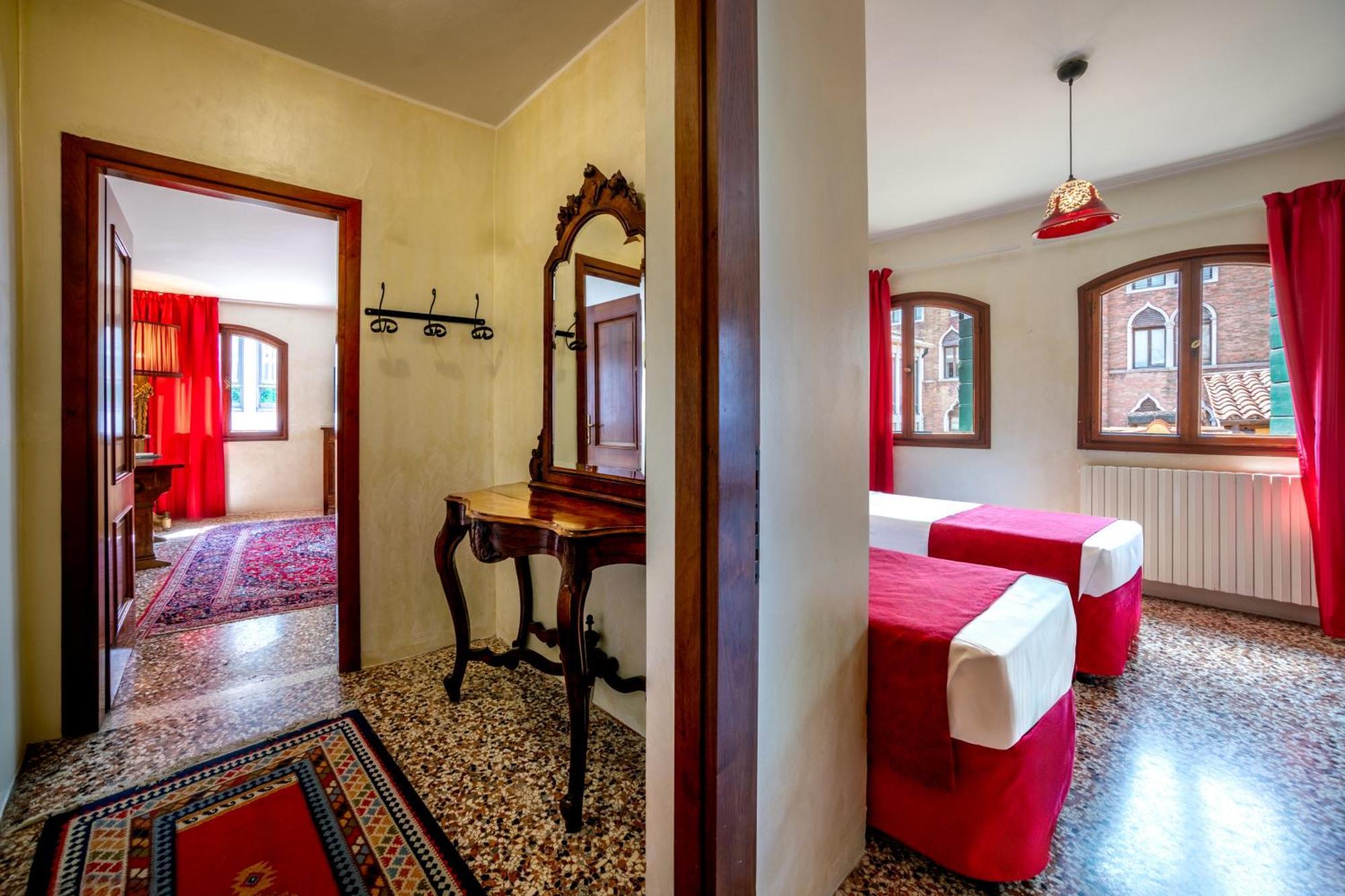 Palazzo San Luca 3* Venecia