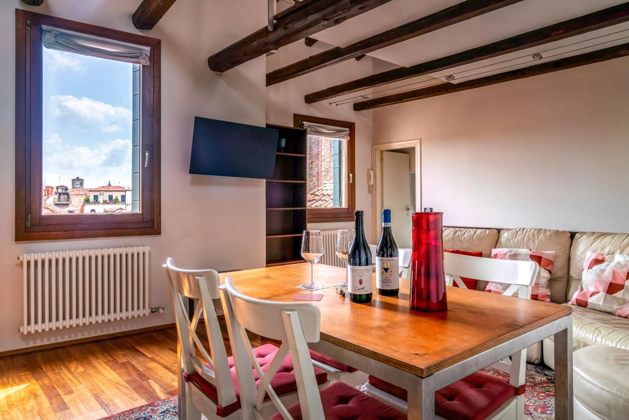 Palazzo San Luca 3*
